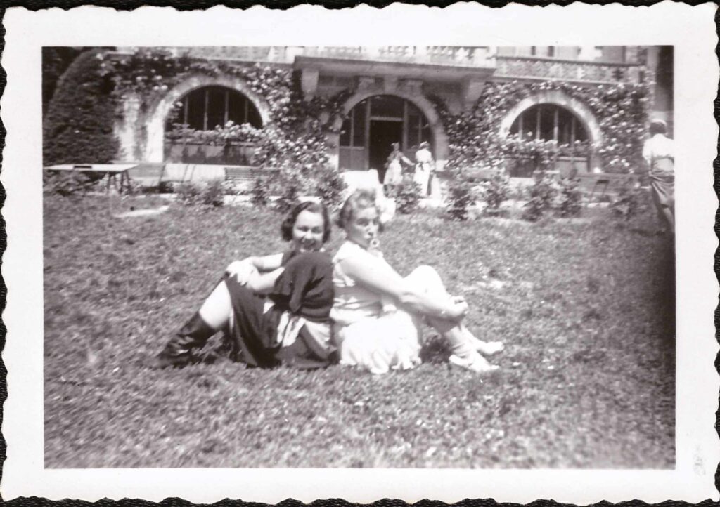 Bild: im Mädchenpensionat La Romande in Vevey (1935)